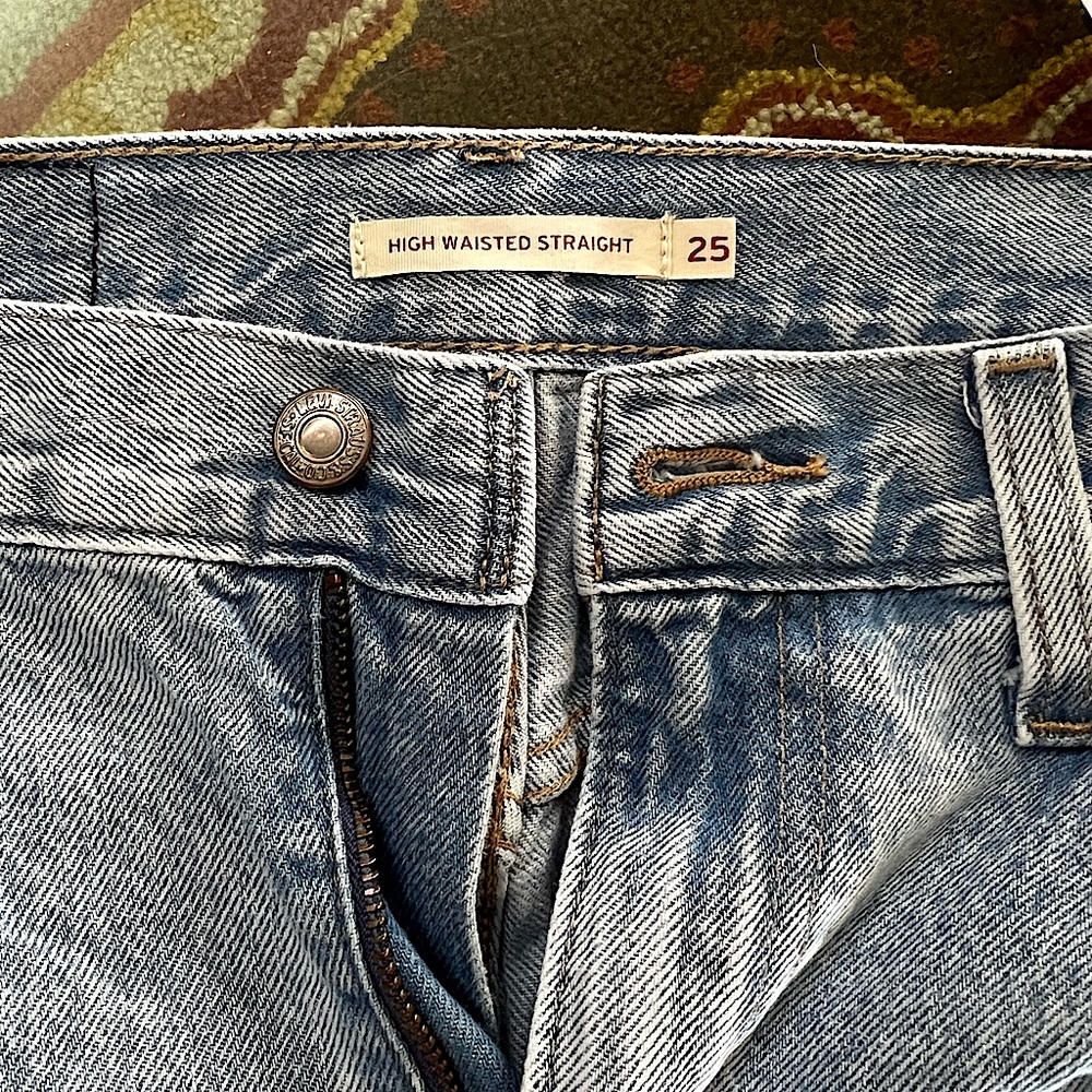 Levi’s High Waisted Straight Jeans